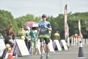 BIB: 02971
                            <button type="button" onclick="openModal(4955702)" class="btn btn-primary btn-sm float-right btn-popup" data-toggle="modal" data-target=".modal-high-quality">
                        <i class="fas fa-shopping-cart"></i> Add to Cart
                    </button>
                                            <button type="button" onclick="isThisMe(4955702, true)" class="btn btn-success btn-sm float-right btn-popup btn-isme hidden" data-toggle="tooltip" data-placement="bottom" title="นี่คือรูปของคุณใช่ไหม คลิกที่นี่เพื่อเอาเข้าอัลบั้ม">
                        <i class="fas fa-plus"></i> Add to album
                    </button>
                    <button type="button" onclick="isThisMe(4955702, false)" class="btn btn-warning btn-sm float-right btn-popup btn-isnotme hidden">
                        <i class="fas fa-ban"></i> Remove from album
                    </button>